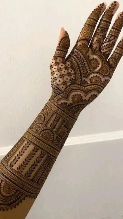arabic bridal circle front hand mehndi design