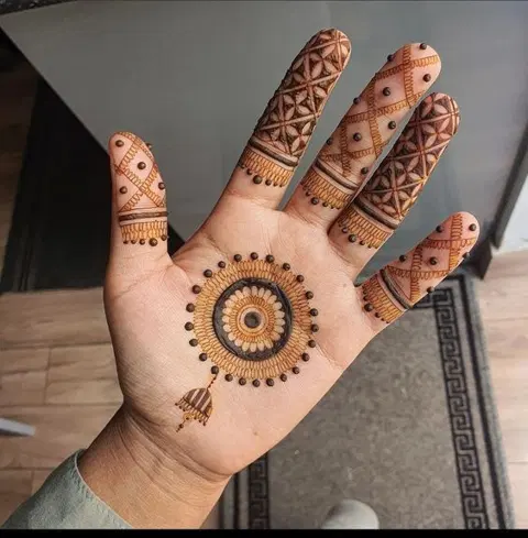 simple circle finger mehndi design