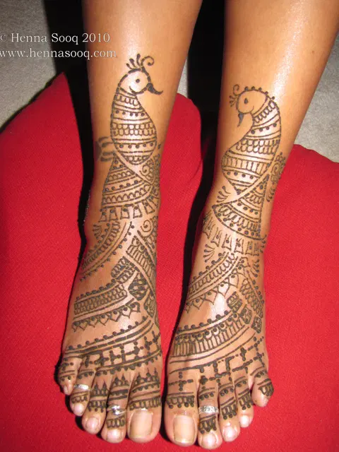 bridal indian figure foot mehndi design