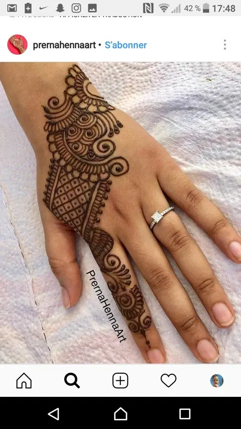 arabic simple circle back hand mehndi design