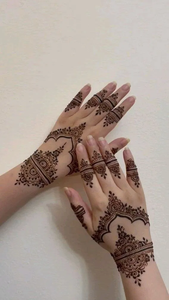 Arabic Royal Back Hand Mehndi Design with Jaal