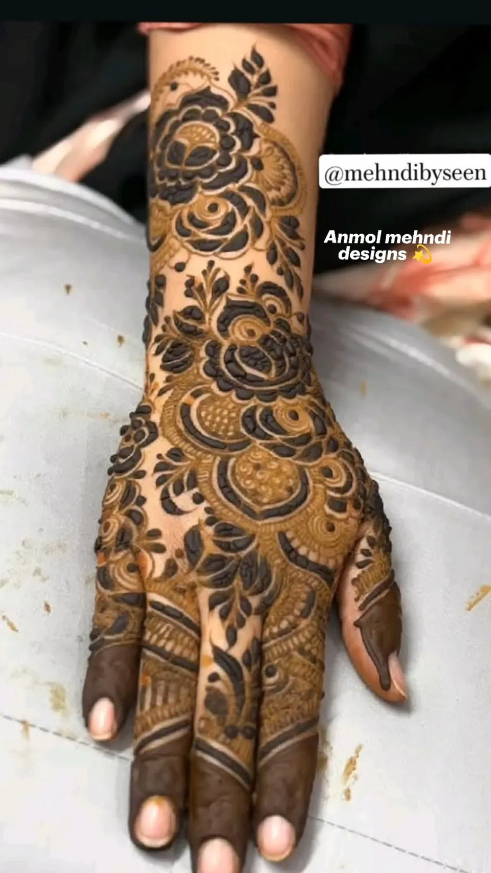 Bridal Dubai Back Hand Mehndi Design with Deity