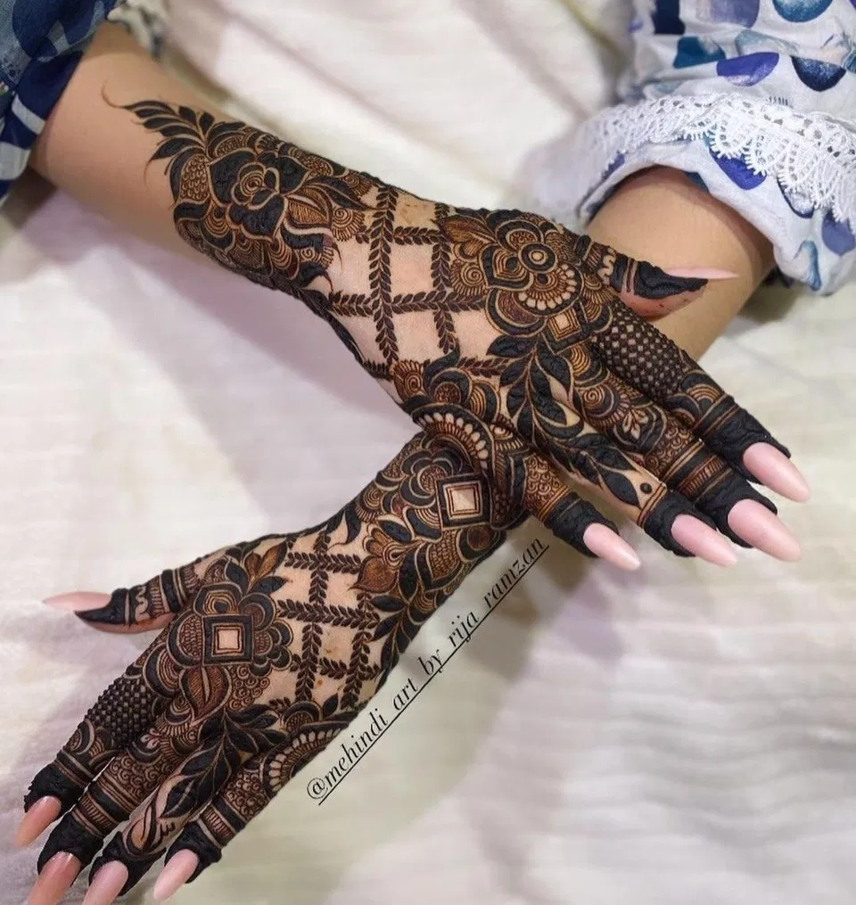 Arabic Dubai Back Hand Mehndi Design with Figures and Jaal