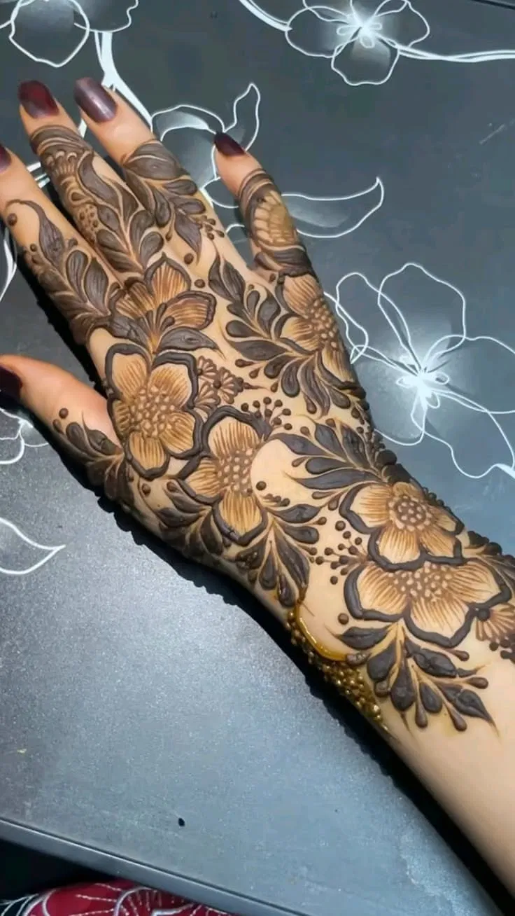 Arabic Bridal Back Hand Mehndi Design with Figures and Flowers (3)