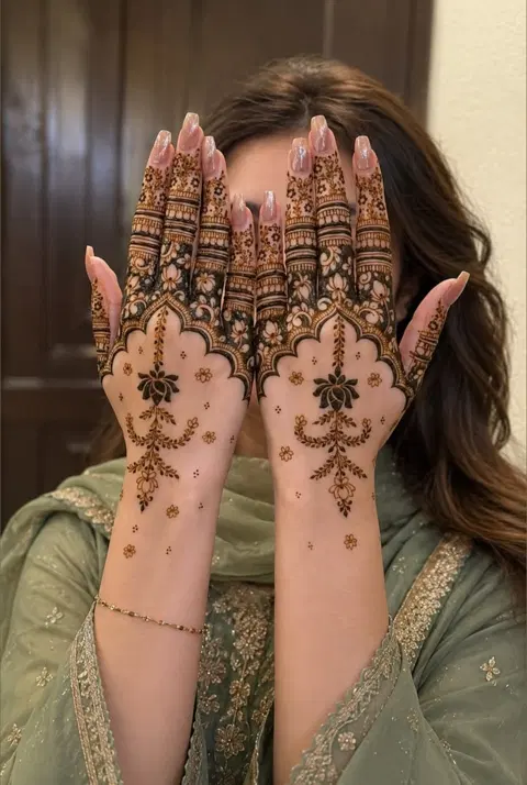 aesthetic indian lotus finger mehndi design