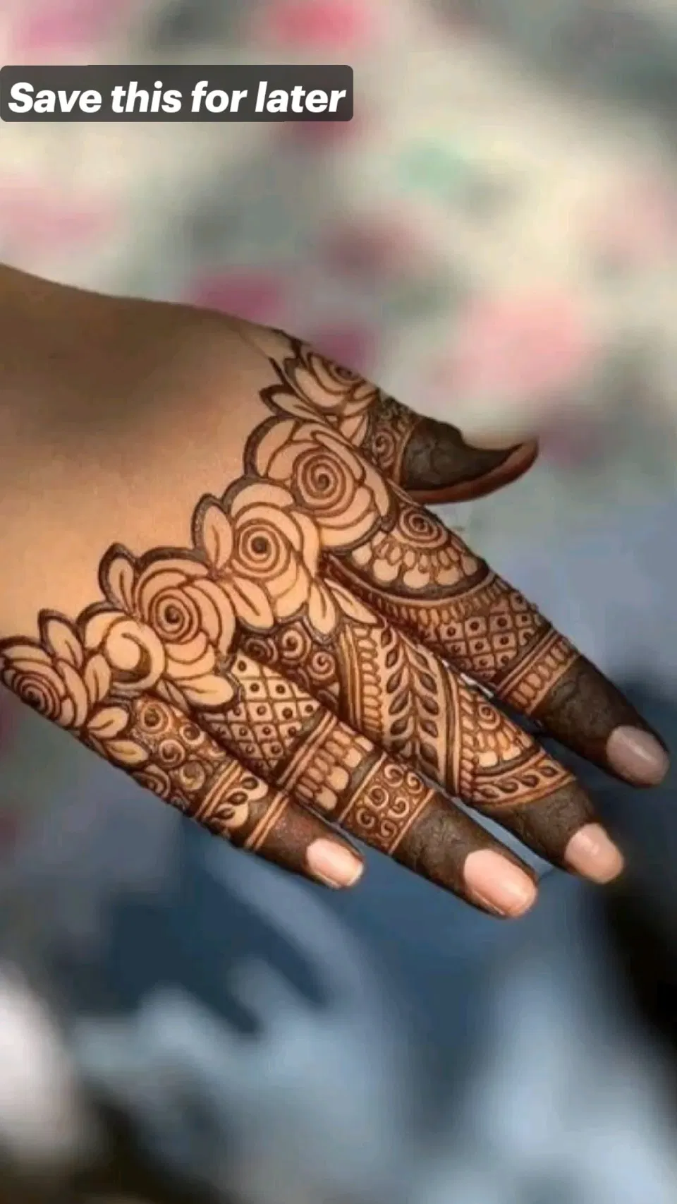 Aesthetic Arabic Back Hand Mehndi Design with Flowers (45)