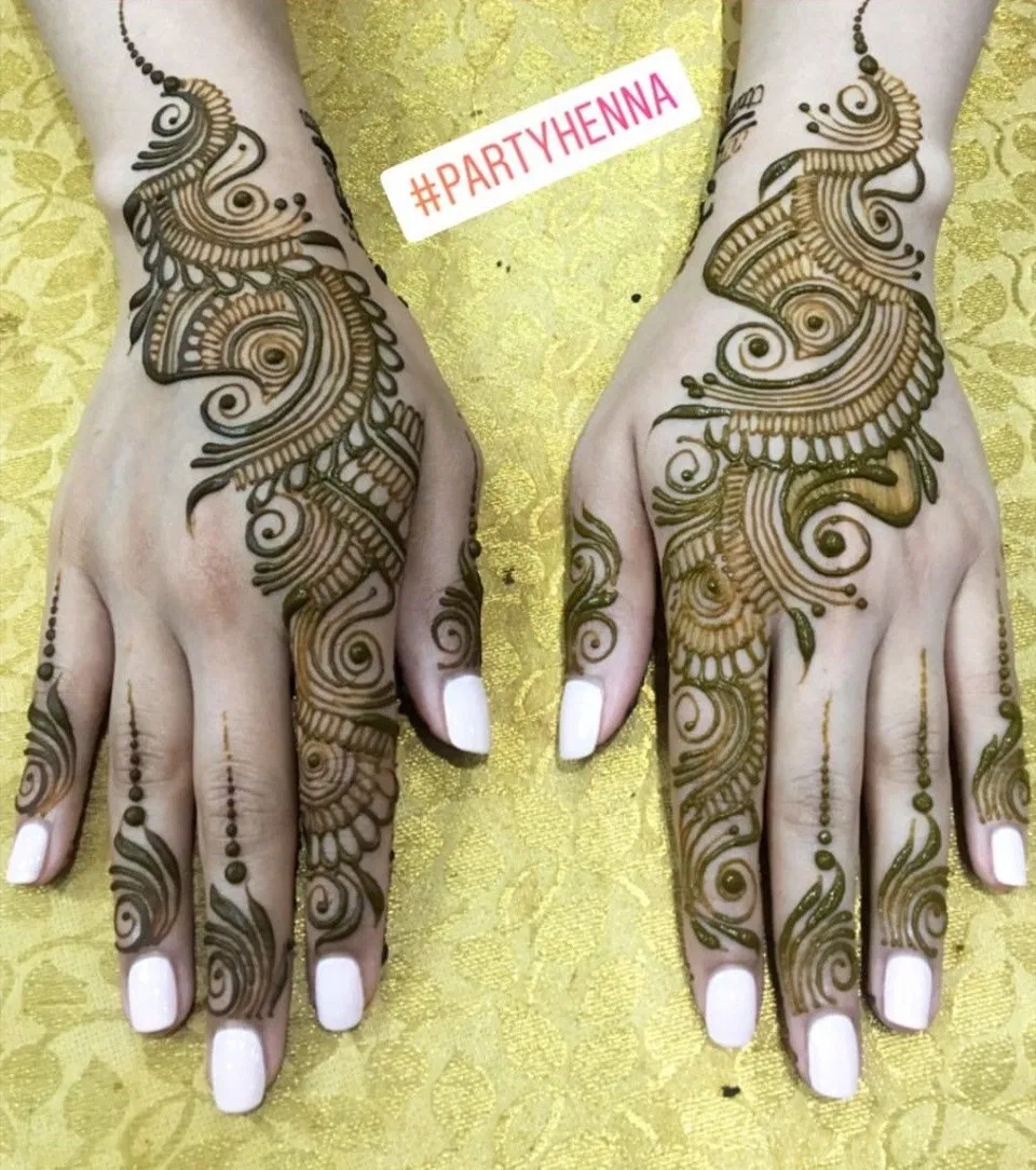 Arabic Simple Back Hand Mehndi Design with Bel and Jaal (5)