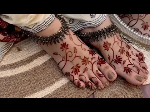 indian minimal flower foot mehndi design