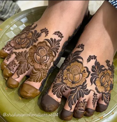 arabic dubai flower foot mehndi design