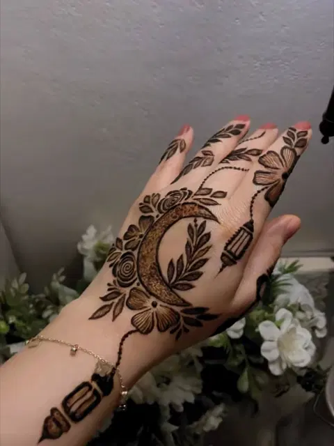 arabic simple circle finger mehndi design