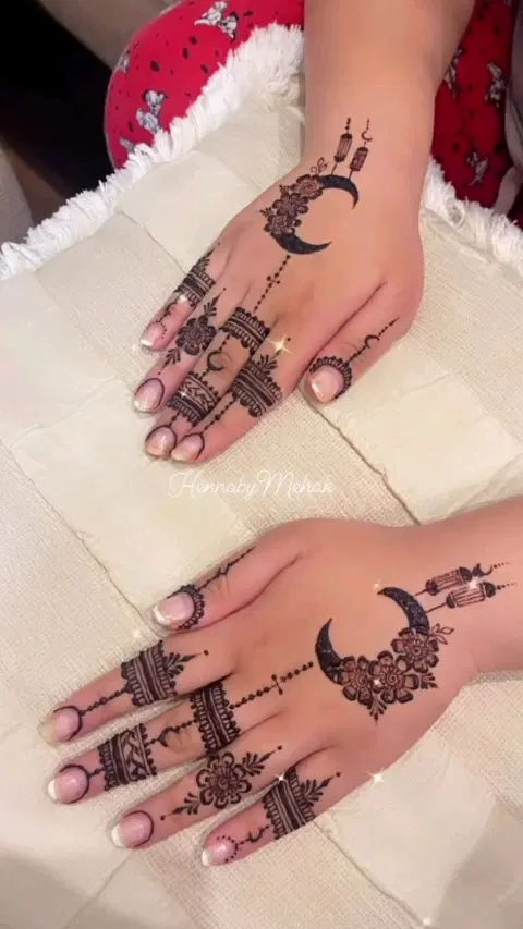 aesthetic simple jaal back hand mehndi design