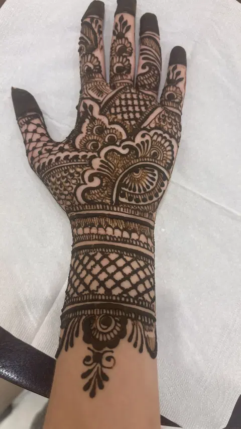 arabic stylish front hand mehndi design